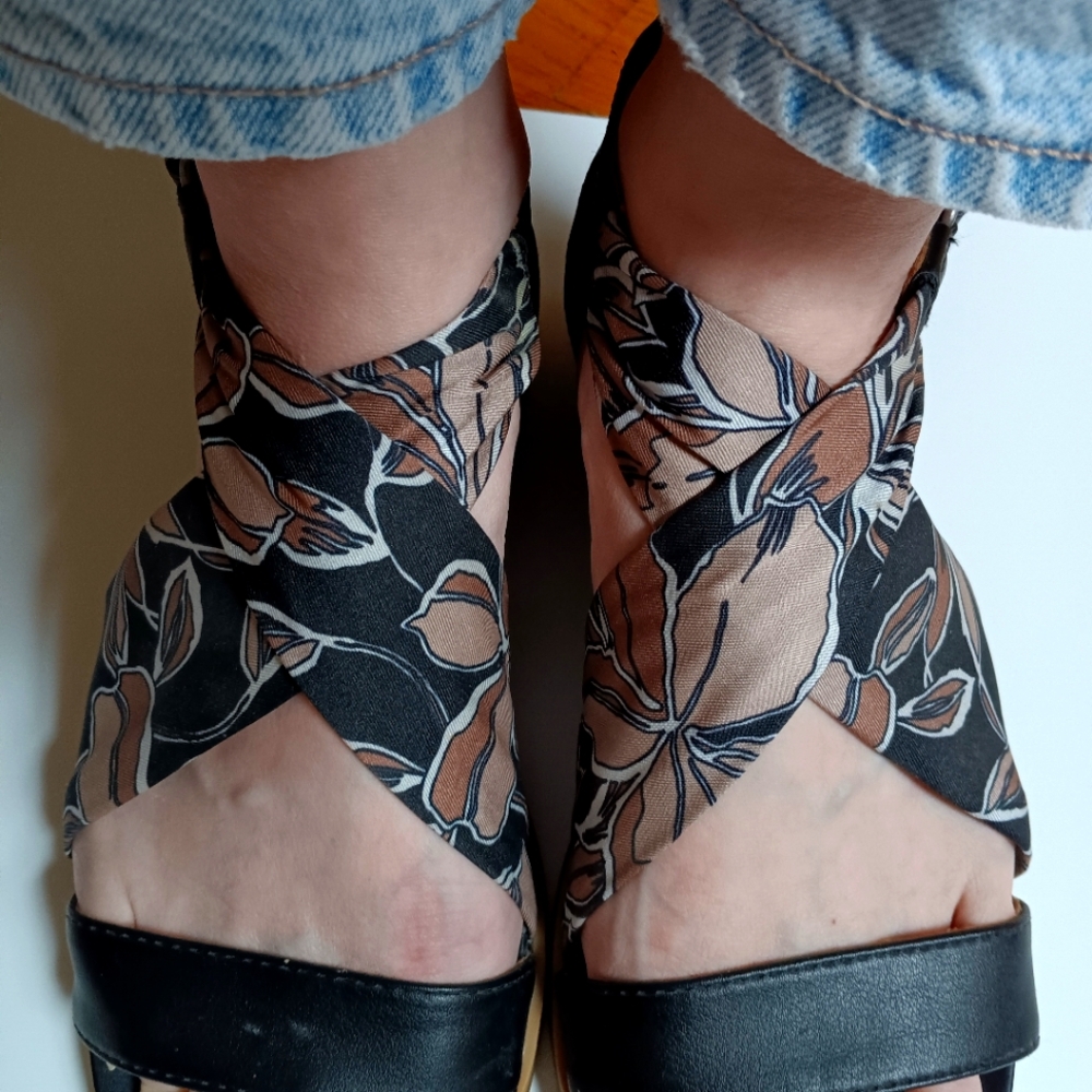 Naturalizer Ivette Wedge Sandals Size 8.5M Black - Picture 9 of 9